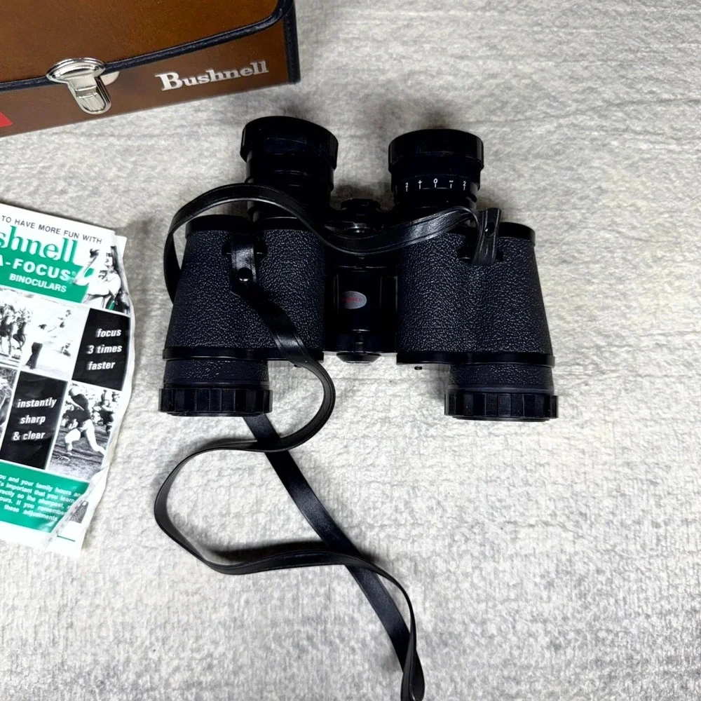 Bushnell‎ Insta-Focus Binoculars w Rare Hard Cover Jack In The Box Case Vintage